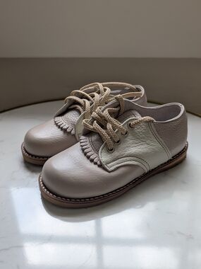 Classic Kids Leather Dress Shoes in Beige and Cream Zimmerman Size 7